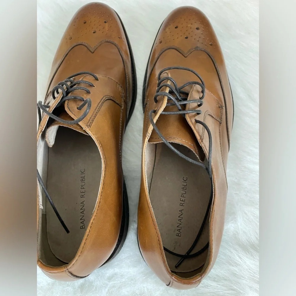 New Banana Republic Brown Leather Men's wingtip  Dress Shoes 10
